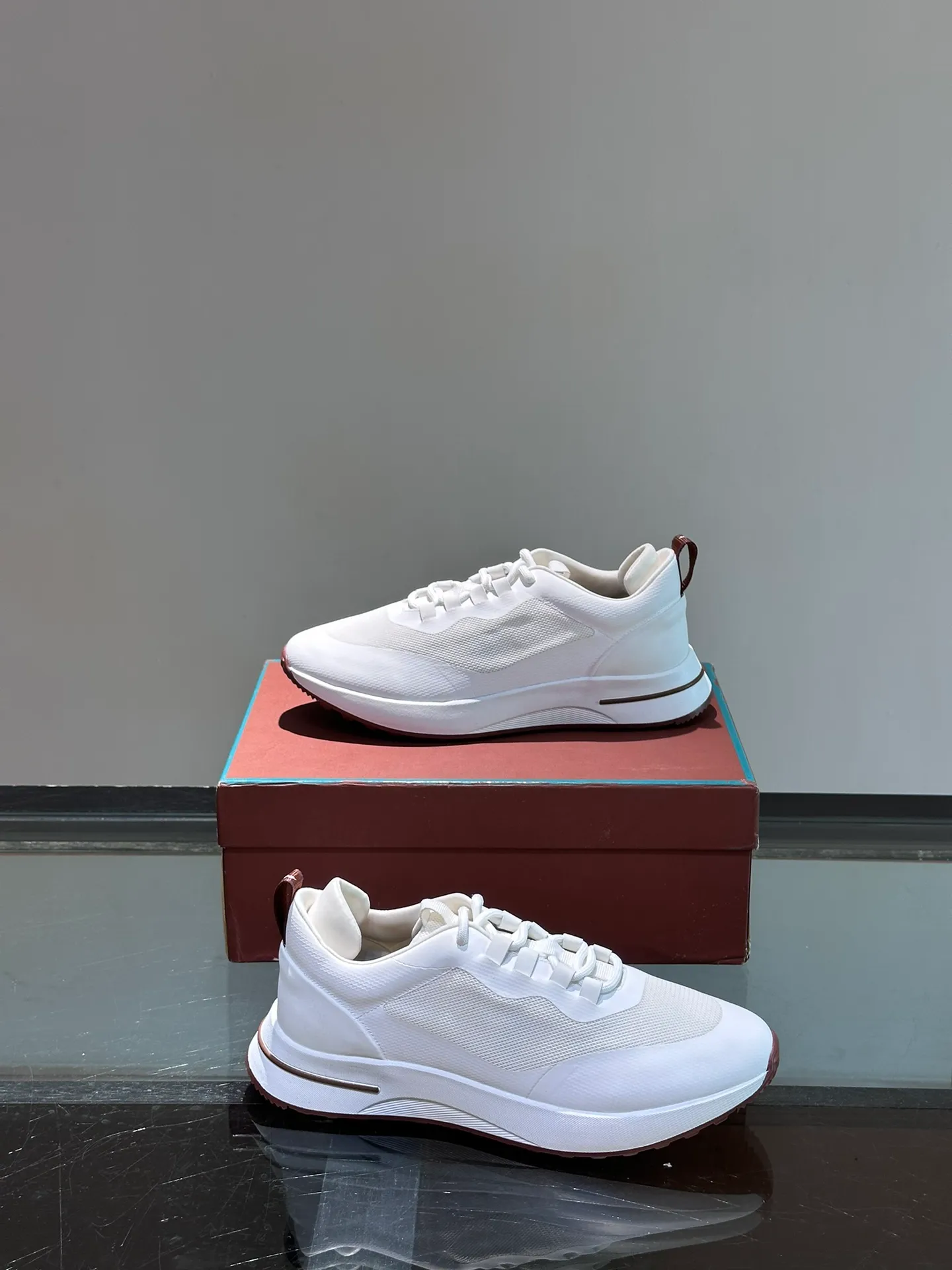 Factory price: 540💰Loro men's shoes💰iana niche Loro classic jogging shoes, men's lace-up casual shoes and sneakers, high-quality lightweight and comfortable fabrics, suitable for outdoor leisure, the color scheme is young and energetic, and it looks great with sportswear or casual suits! Size: 39-45 (46 customized)